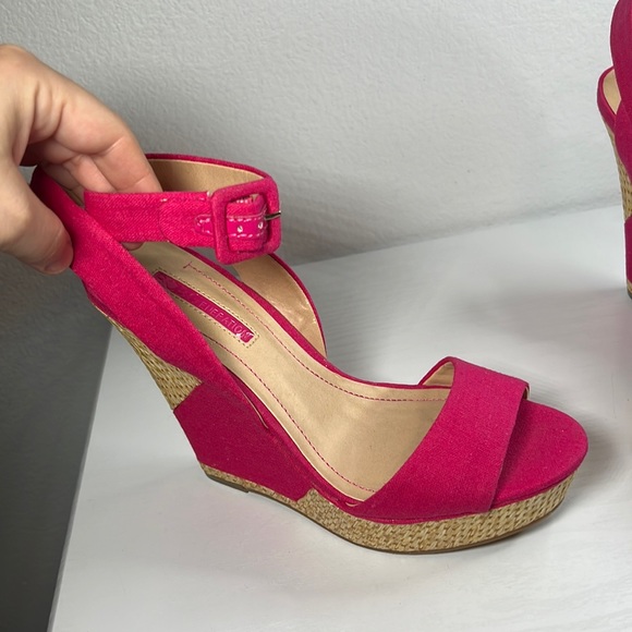 Like new!! BCBGeneration CABARET RAQUEL wedge Sz 8 - Picture 2 of 16